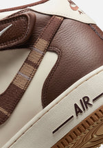 Load image into Gallery viewer, Air Force 1 mid '07 LX
