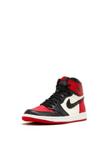 Load image into Gallery viewer, Air Jordan 1 Retro High bred toe
